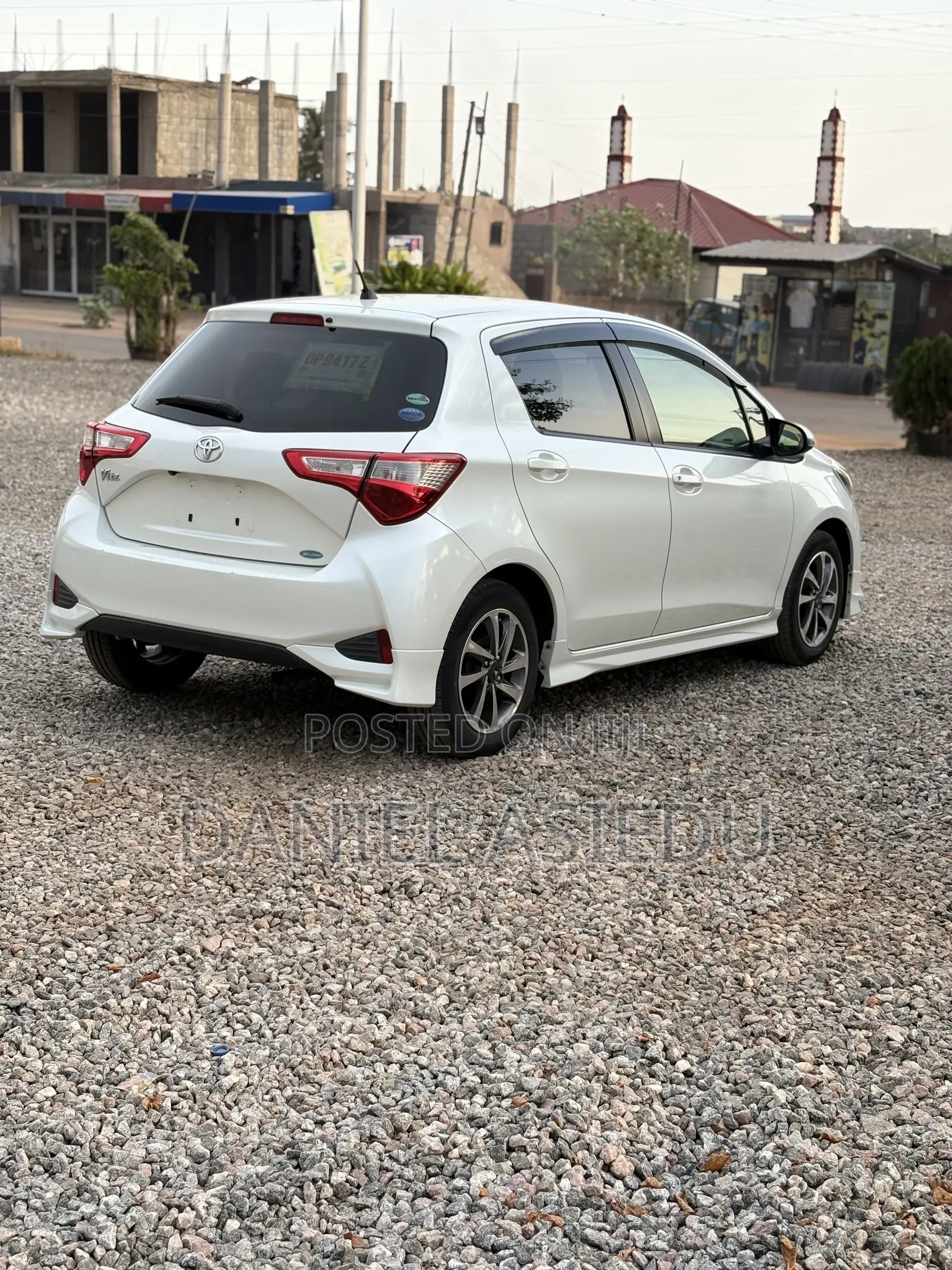 Toyota Vitz 1.3 AWD 5dr 2017 White