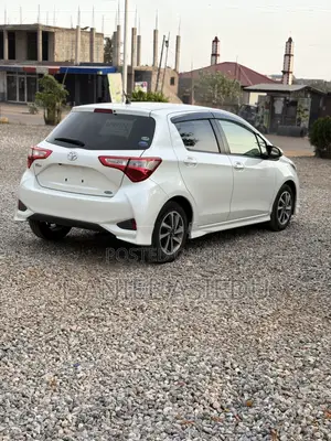 Toyota Vitz 1.3 AWD 5dr 2017 White