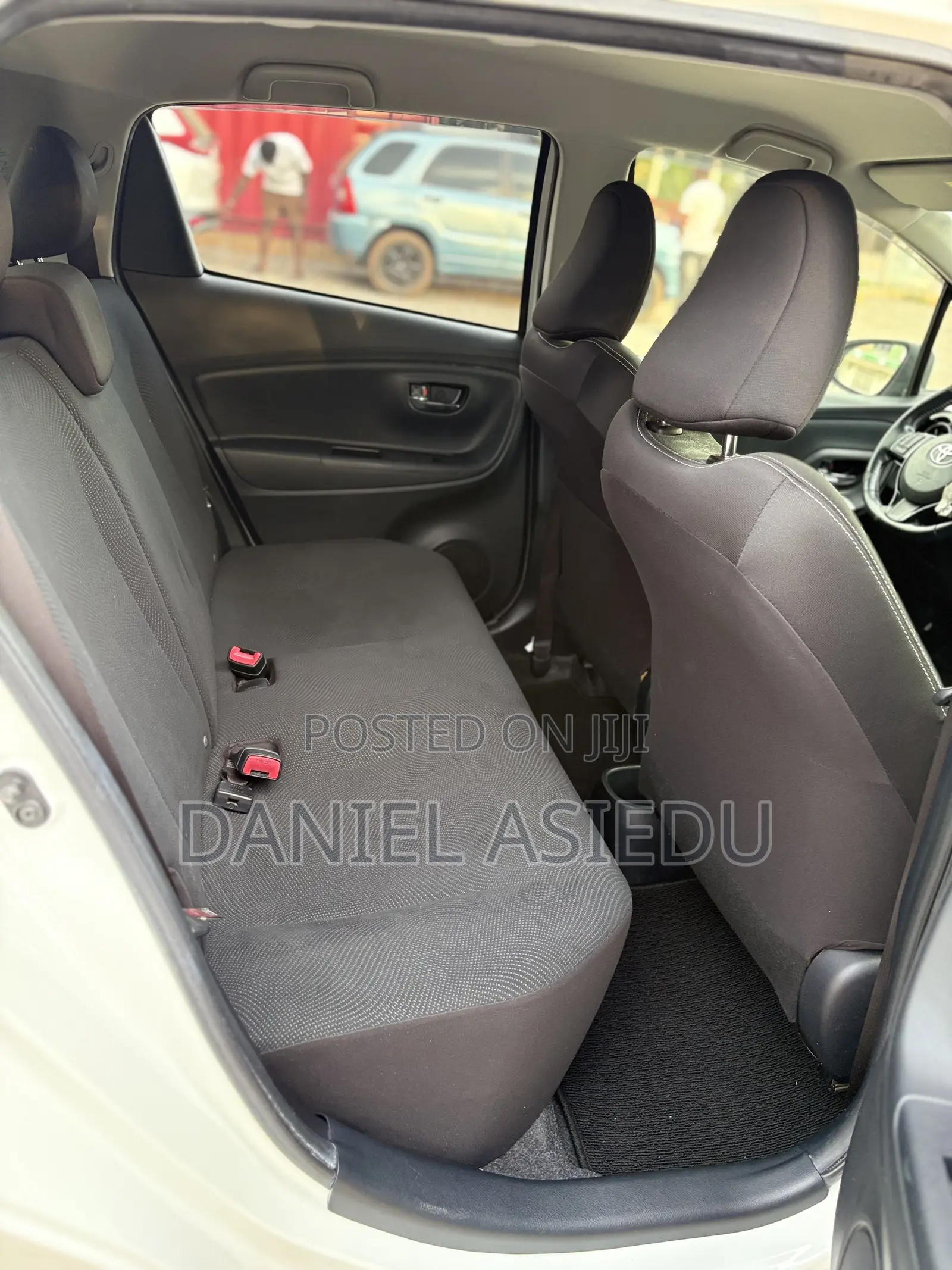 Toyota Vitz 1.3 AWD 5dr 2017 White
