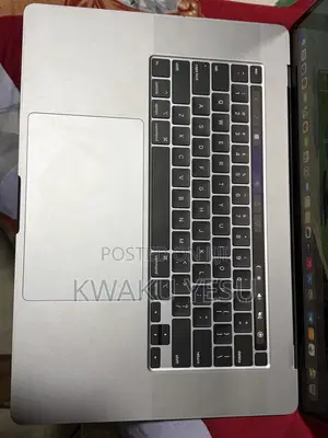 Laptop Apple MacBook Pro 2019 32GB Intel Core i9 SSHD (Hybrid) 1T