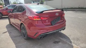 Hyundai Avante 2017 Red