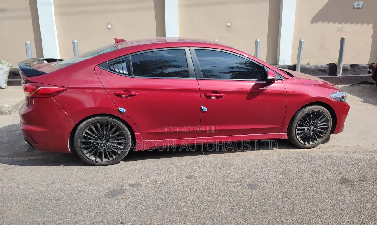Hyundai Avante 2017 Red