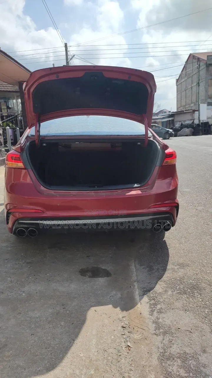 Hyundai Avante 2017 Red