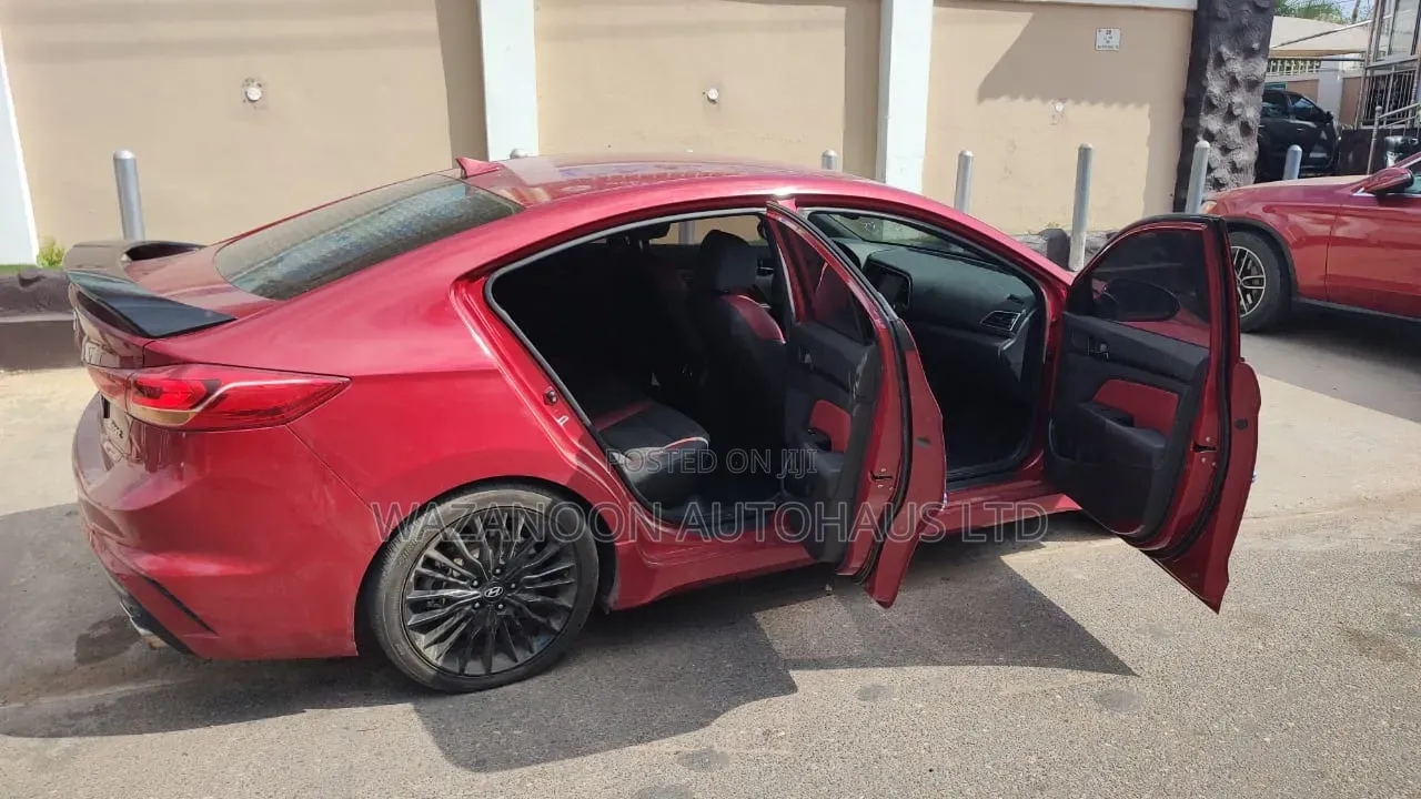 Hyundai Avante 2017 Red