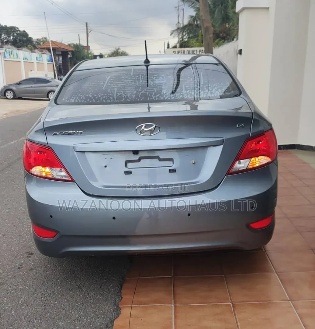 Hyundai Accent SE 2018 Gray