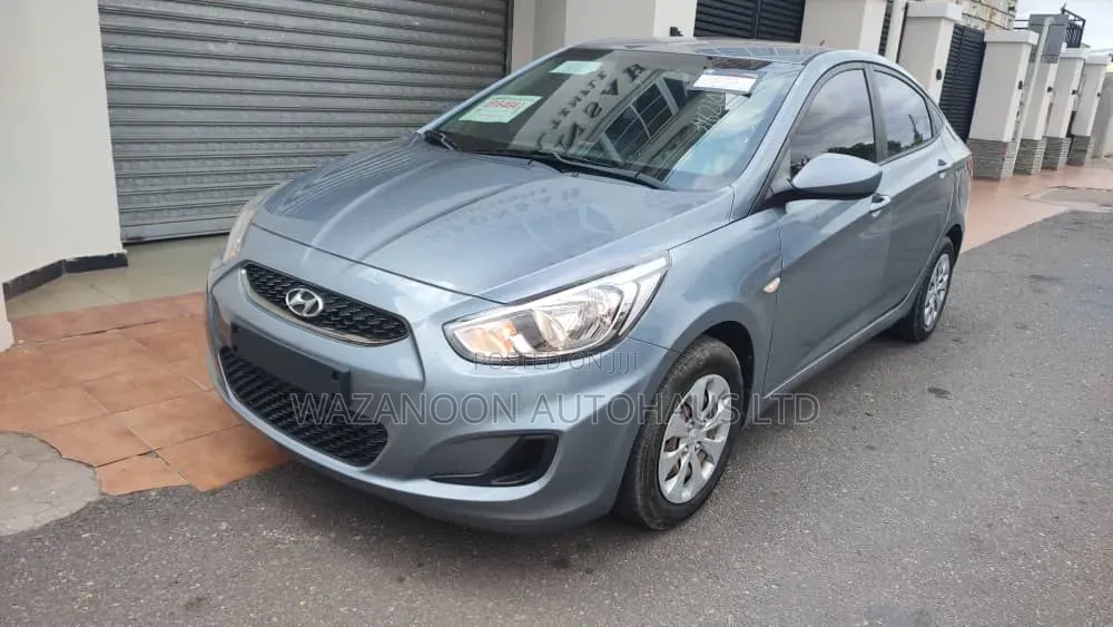 Hyundai Accent SE 2018 Gray