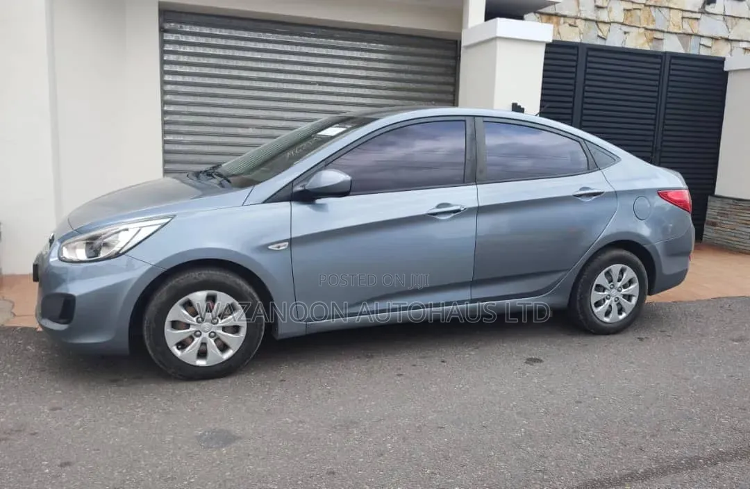 Hyundai Accent SE 2018 Gray