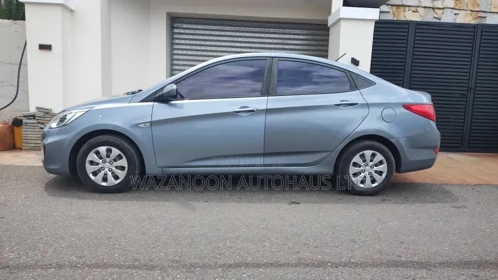 Hyundai Accent SE 2018 Gray