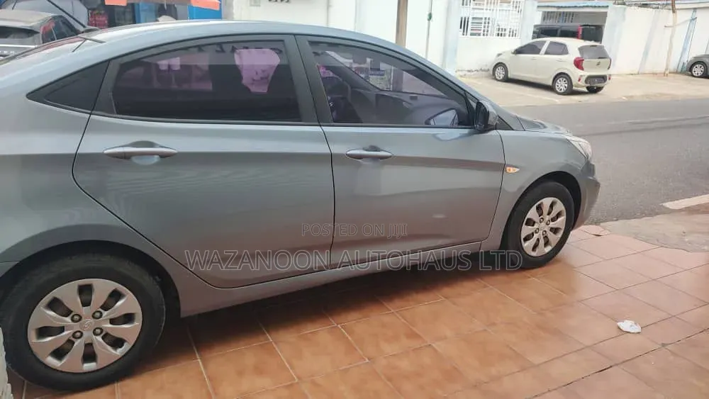 Hyundai Accent SE 2018 Gray