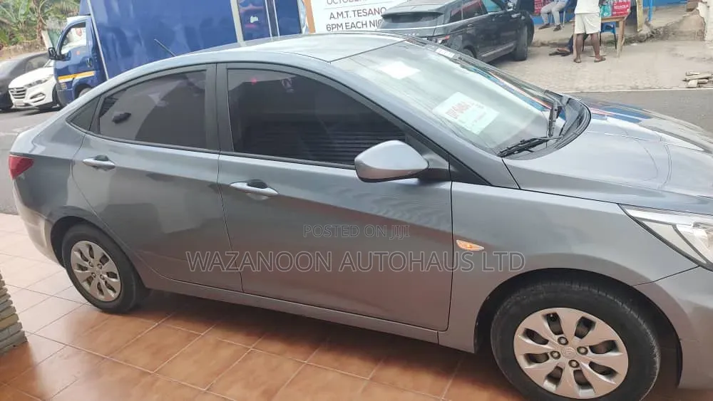 Hyundai Accent SE 2018 Gray