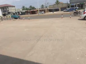 Shop Space at Ashaley Botwe School Junction, Nana Junction.