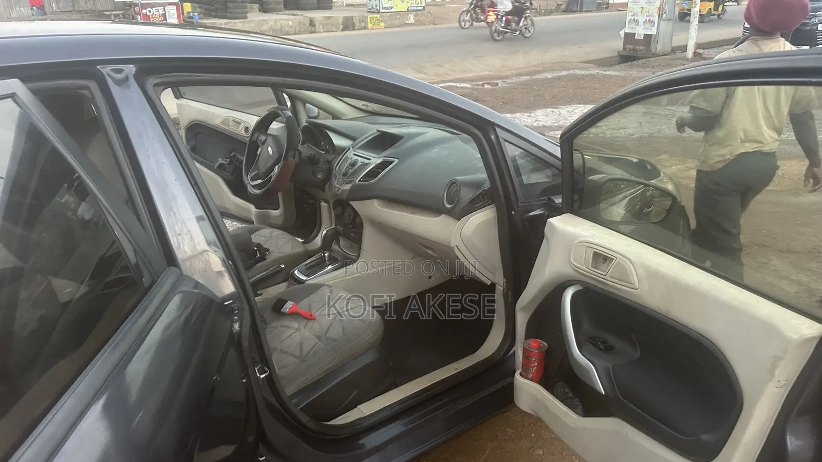 Ford Fiesta SE Hatchback 2012 Gray