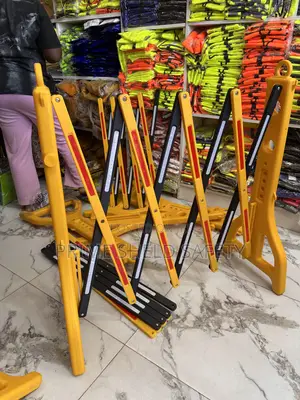 Expandable Safety Barrier – Retractable Crowd Control Barrier