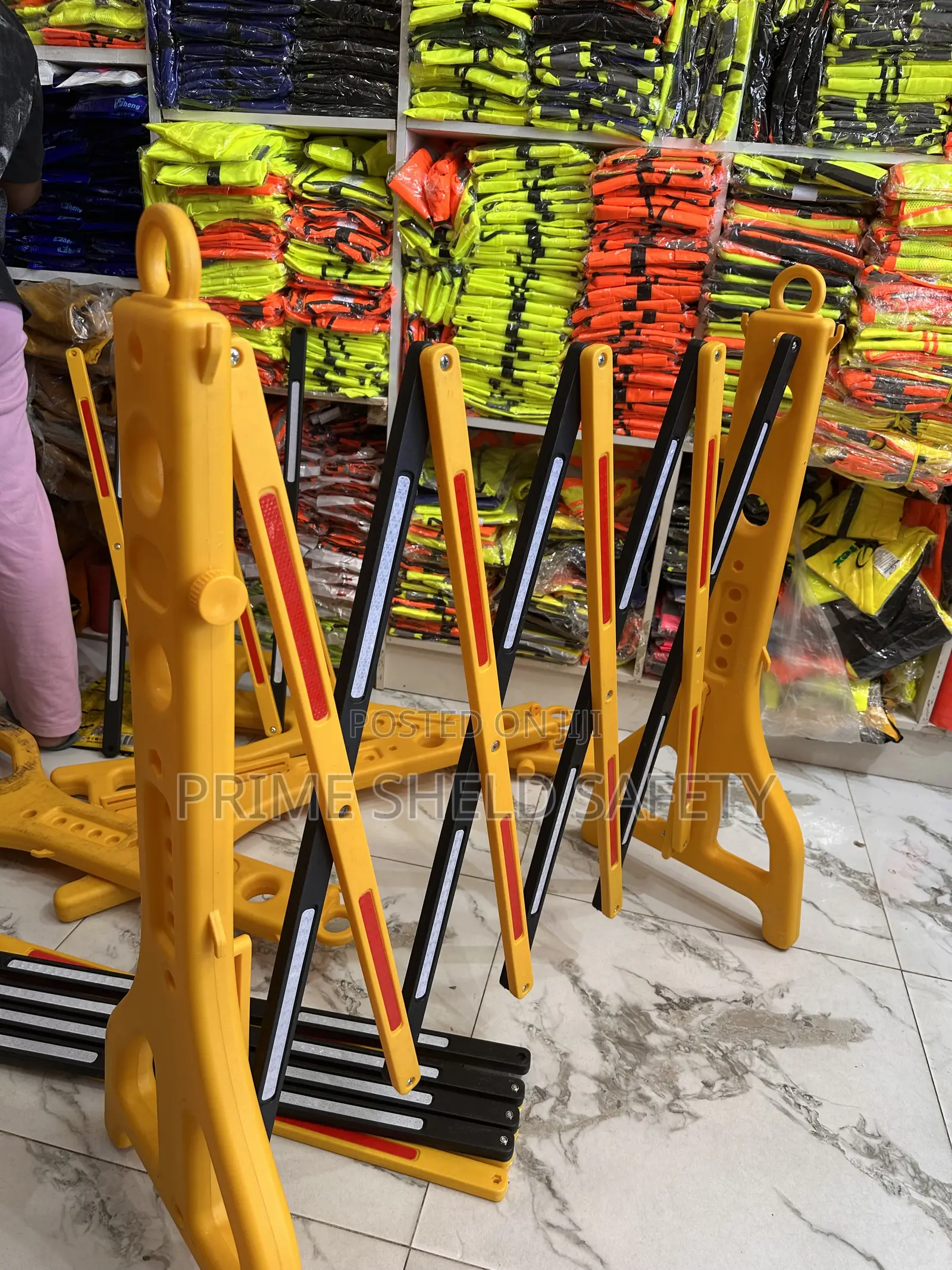 Expandable Safety Barrier – Retractable Crowd Control Barrier