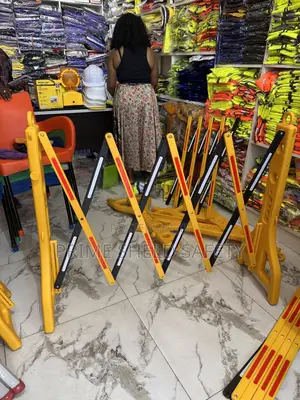 Expandable Safety Barrier – Retractable Crowd Control Barrier