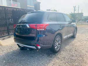 Mitsubishi Outlander SE FWD 2018 Blue
