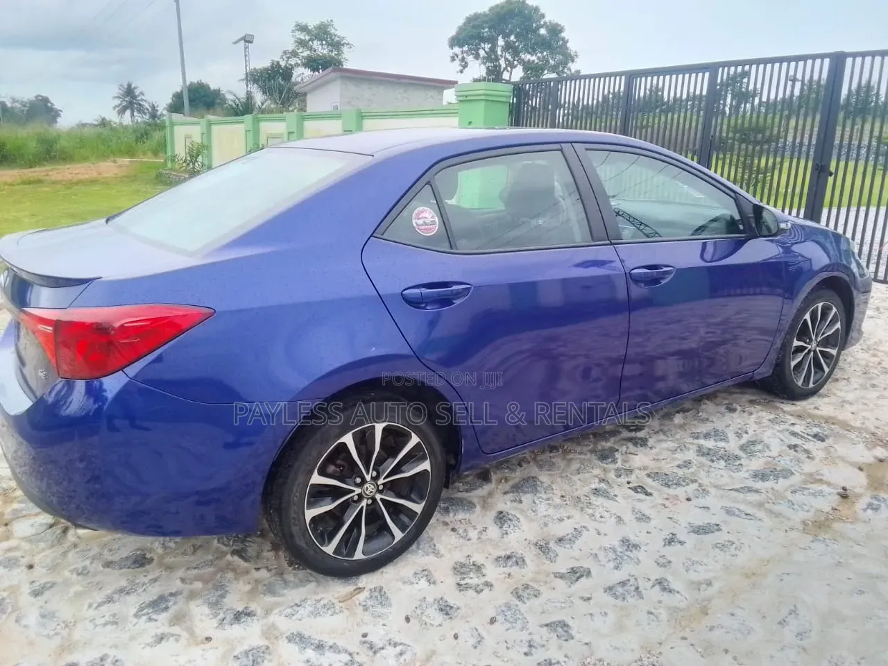 Toyota Corolla SE Special Edition 4dr Sedan (1.8L 4cyl CVT) 2017 Blue