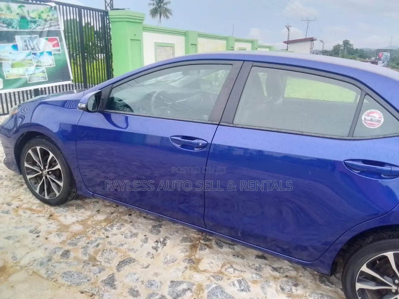Toyota Corolla SE Special Edition 4dr Sedan (1.8L 4cyl CVT) 2017 Blue