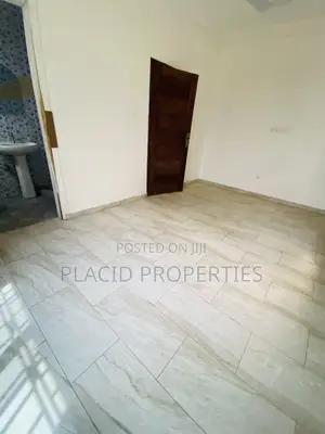 2bdrm Apartment in Lakeside Estate for rent