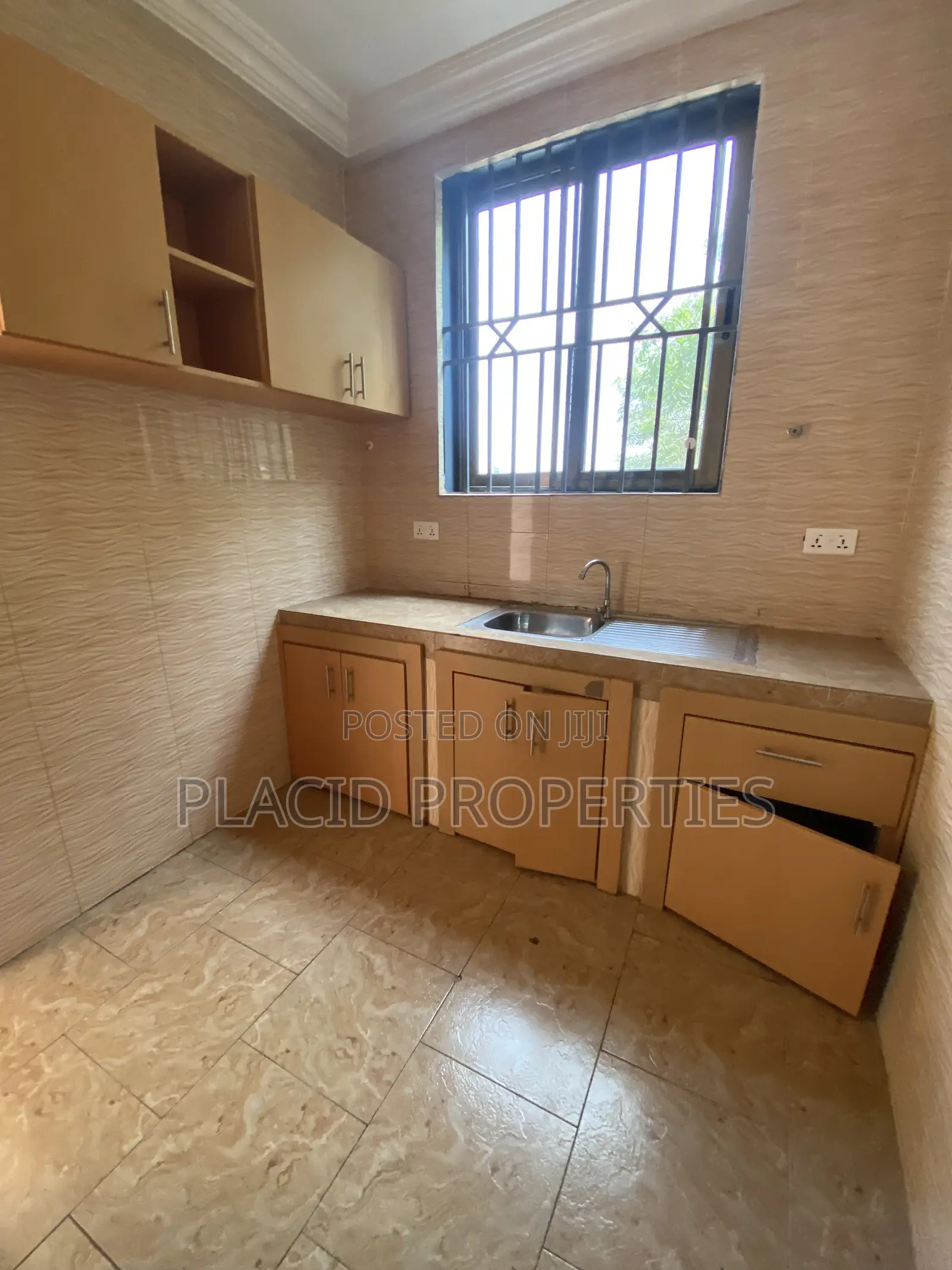 2bdrm Apartment in Lakeside Estate for rent