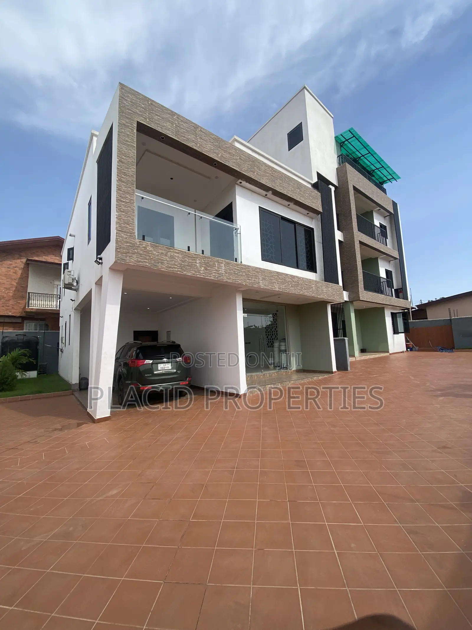 4bdrm Townhouse / Terrace in Lapaz Estate for rent