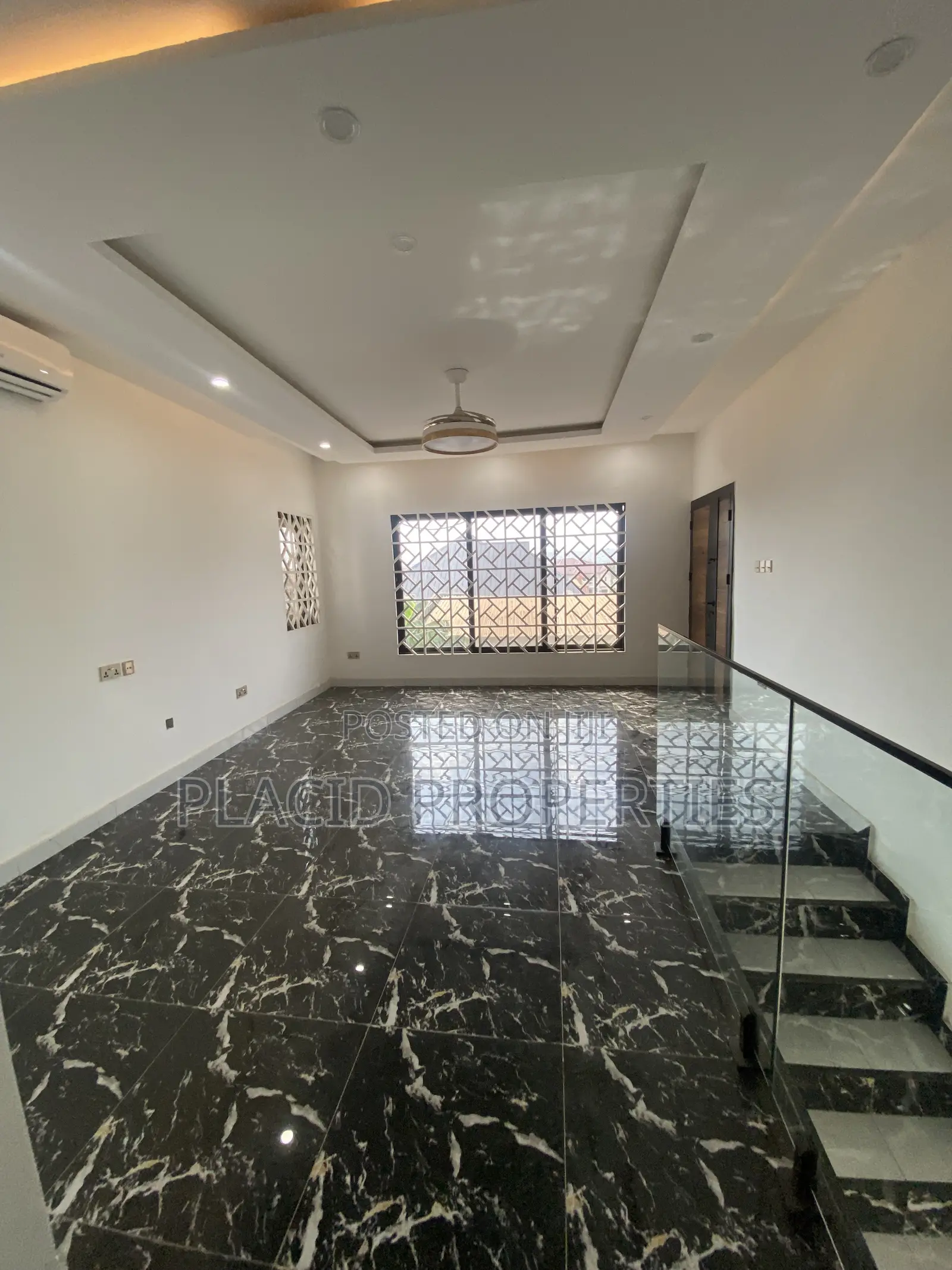 4bdrm Townhouse / Terrace in Lapaz Estate for rent