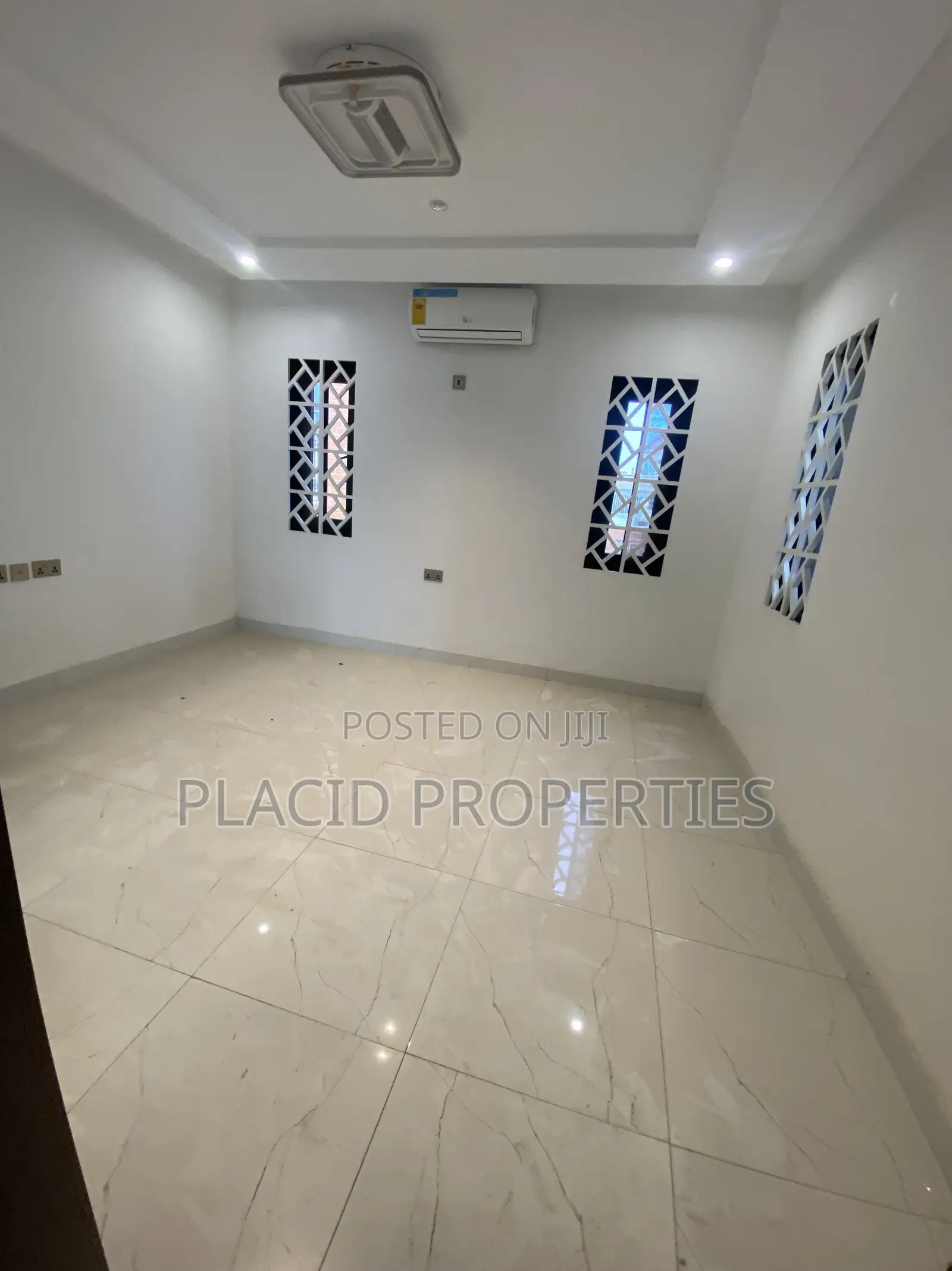 4bdrm Townhouse / Terrace in Lapaz Estate for rent