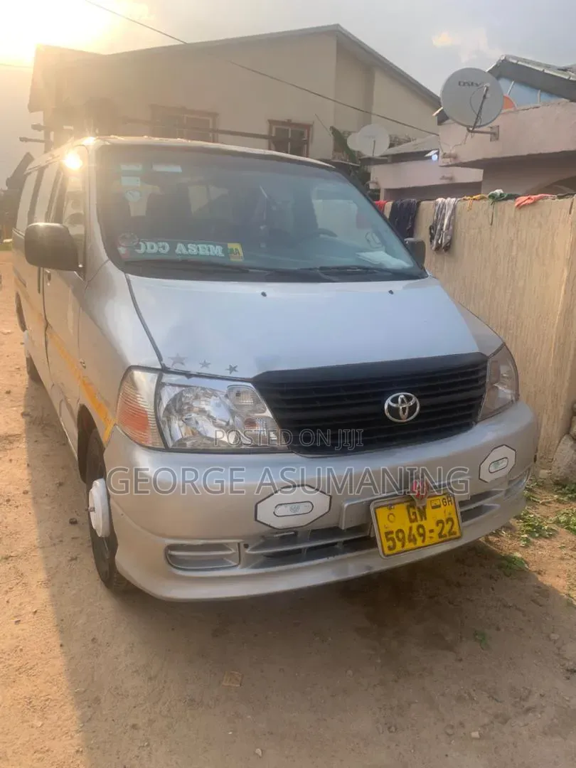 Toyota HiAce 2012 Silver