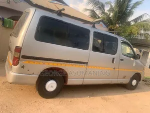 Toyota HiAce 2012 Silver