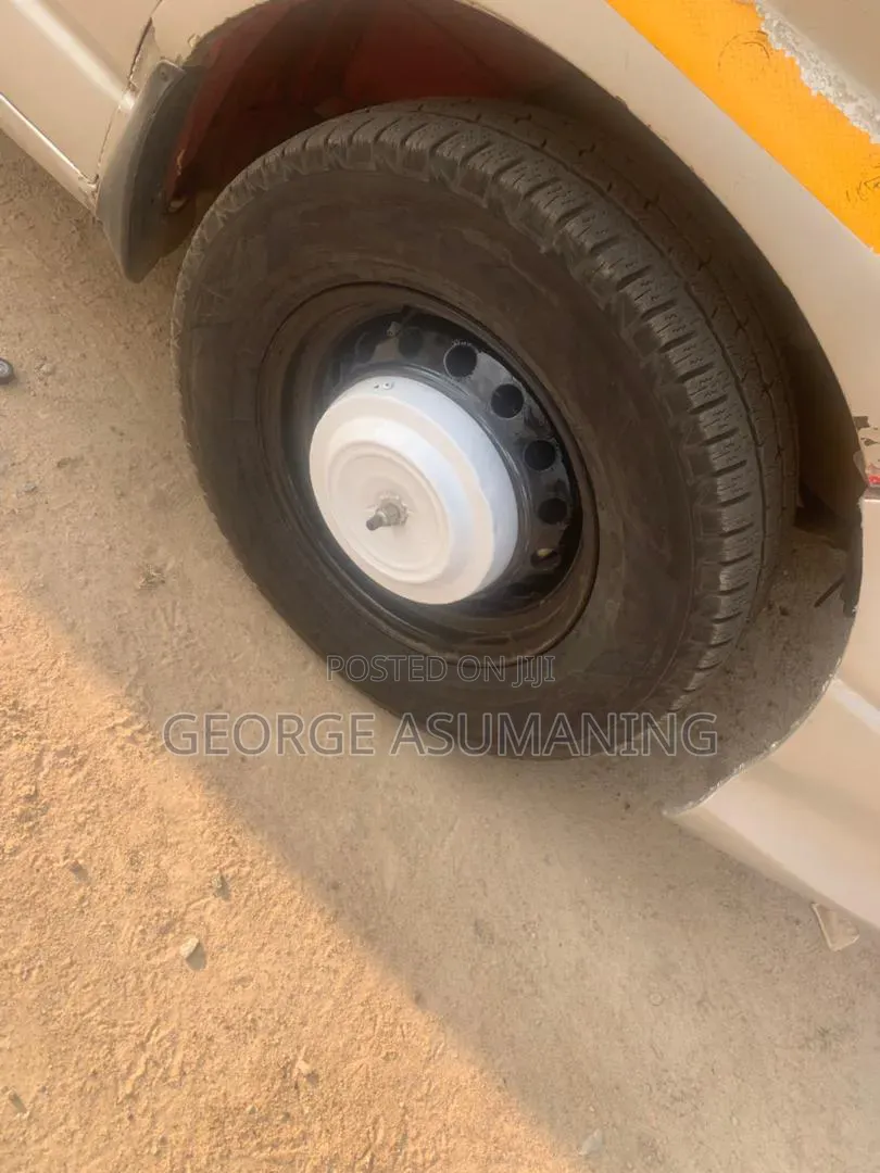 Toyota HiAce 2012 Silver