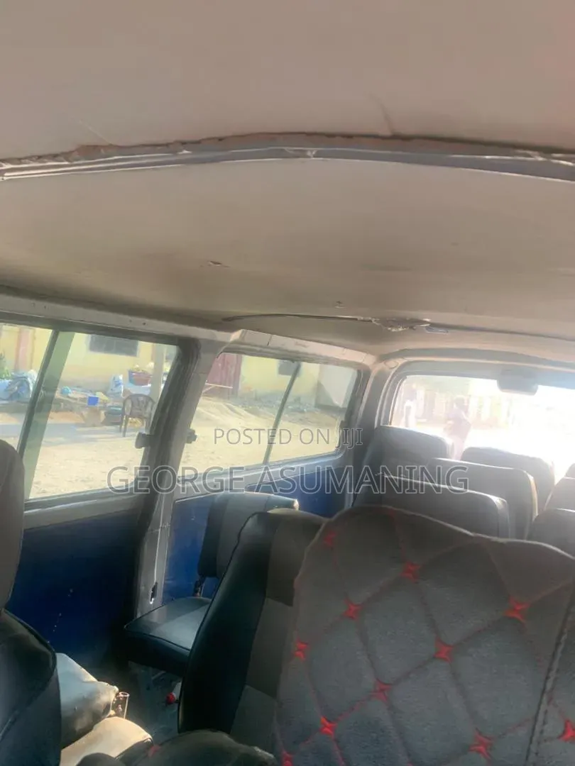 Toyota HiAce 2012 Silver