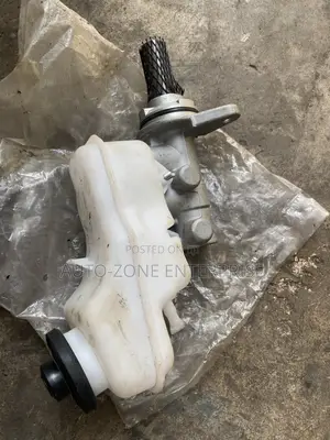 Pontiac Vibe Brake Master Cylinder/Brake Pot