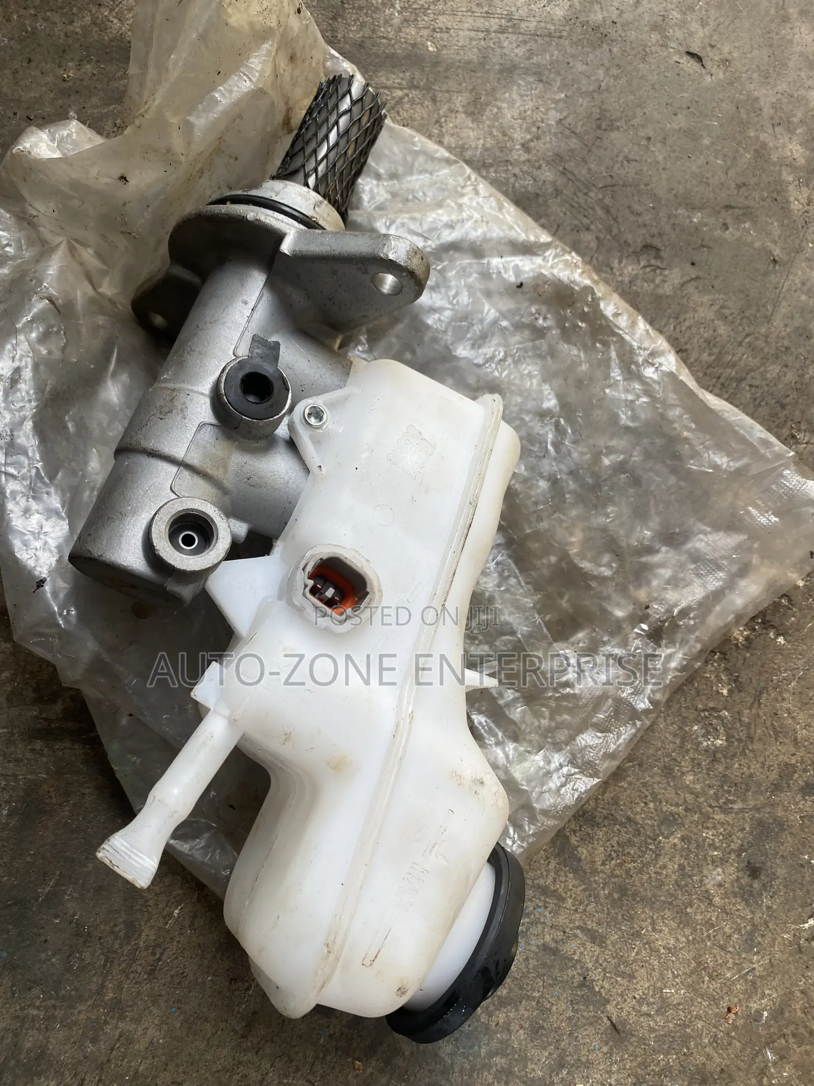 Pontiac Vibe Brake Master Cylinder/Brake Pot