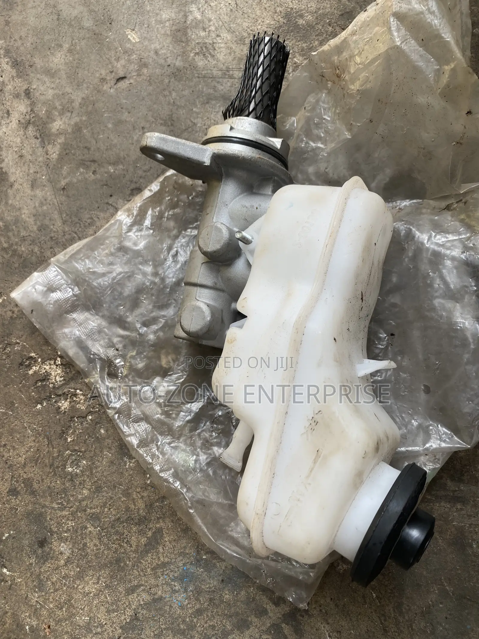 Pontiac Vibe Brake Master Cylinder/Brake Pot