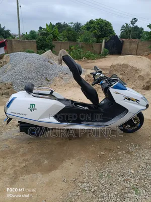 Yamaha Crux 2025 White