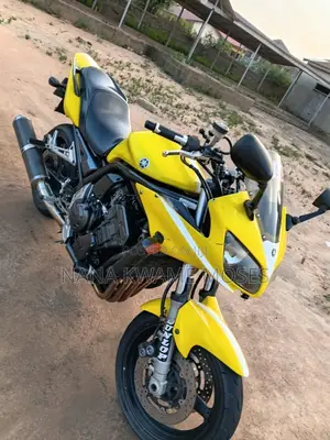 Yamaha FZ 2015 Yellow