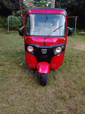 Bajaj RE 2024 Red