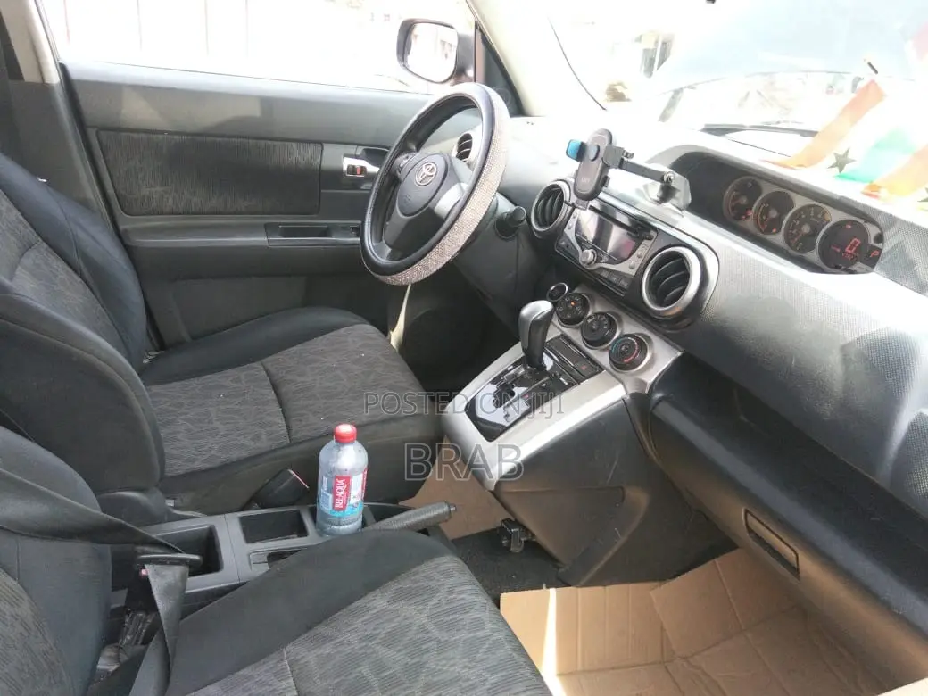 Toyota Raum 2010 Black