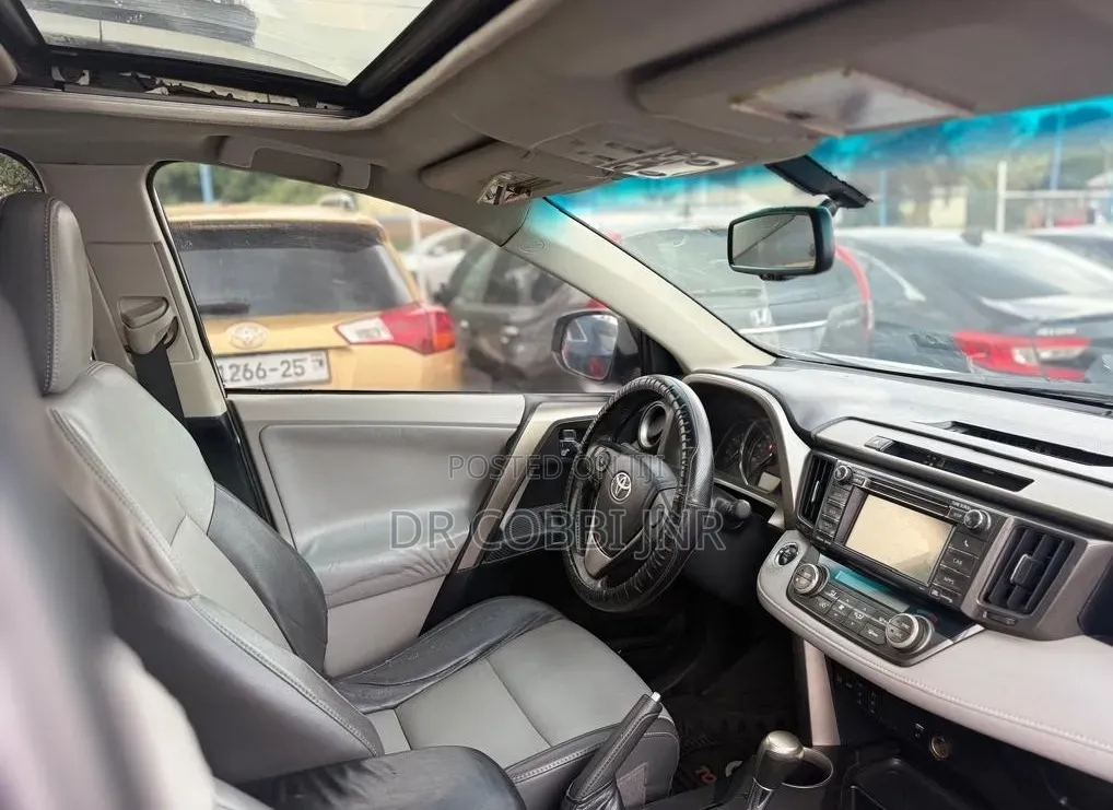 Toyota RAV4 LE 4dr SUV AWD (2.5L 4cyl 6A) 2014 Silver