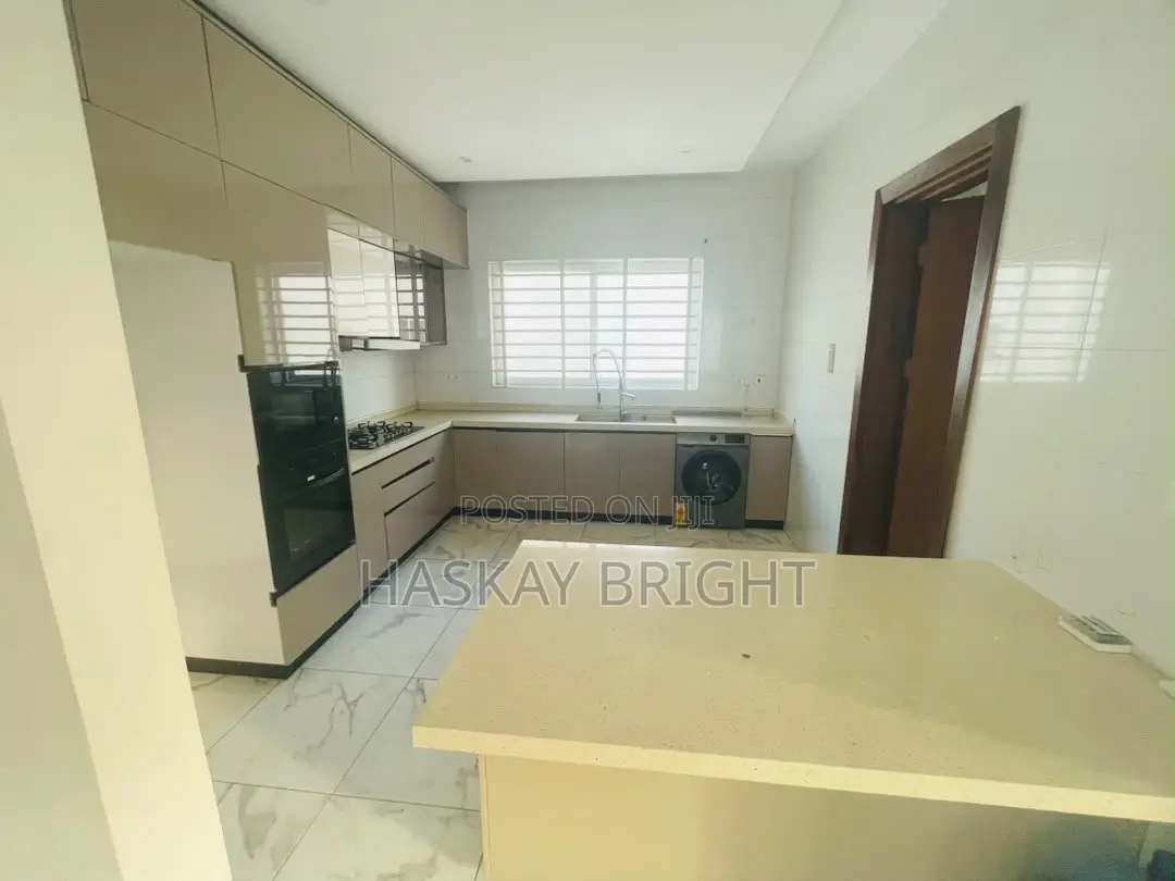 2bdrm Apartment in Abelemkpe for rent