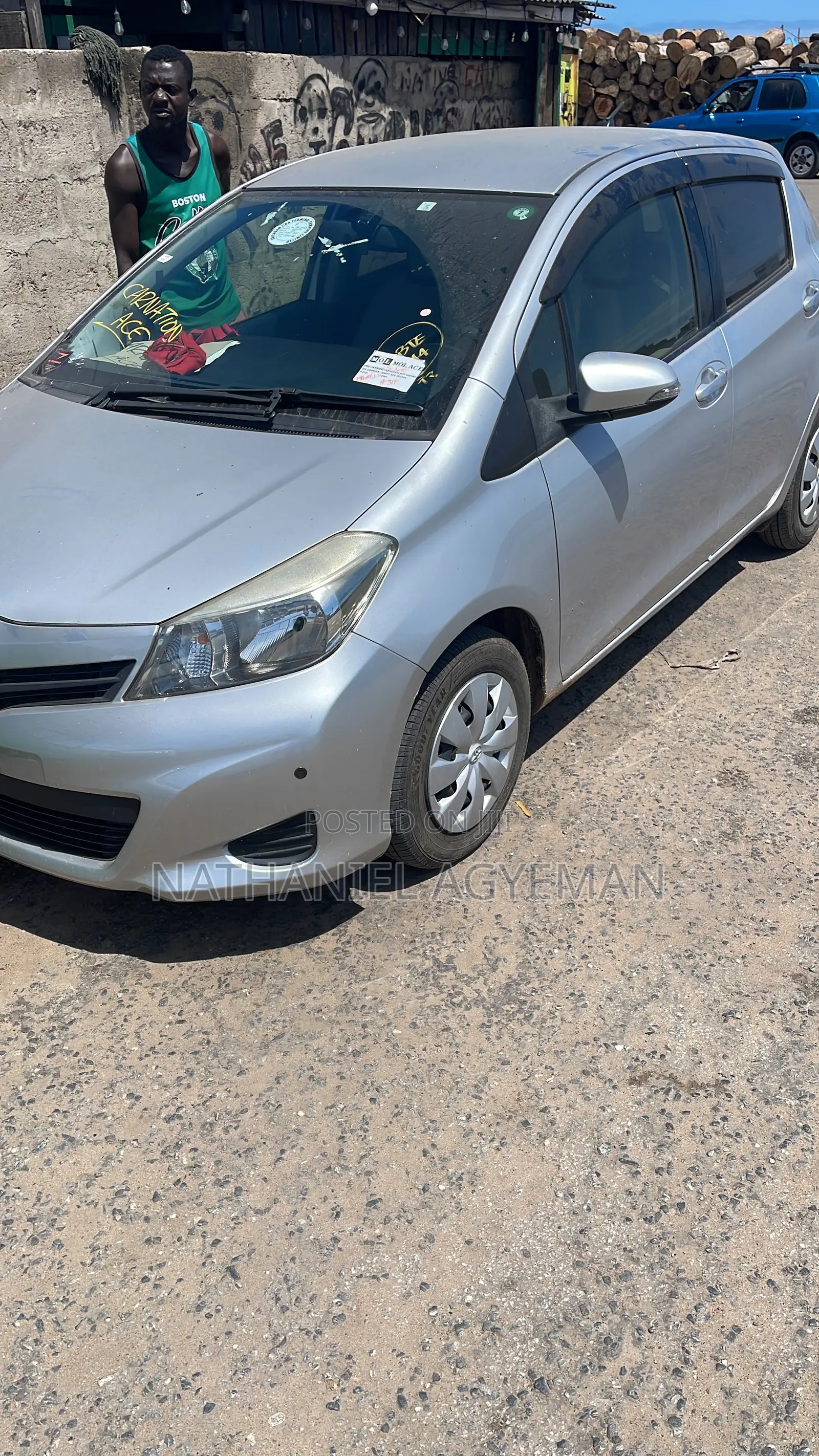 Toyota Vitz 1.0 FWD 3dr 2012 Silver