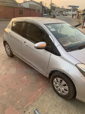 Toyota Vitz 1.0 FWD 3dr 2012 Silver