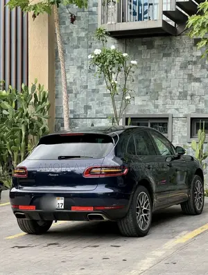2017 Porsche Macan