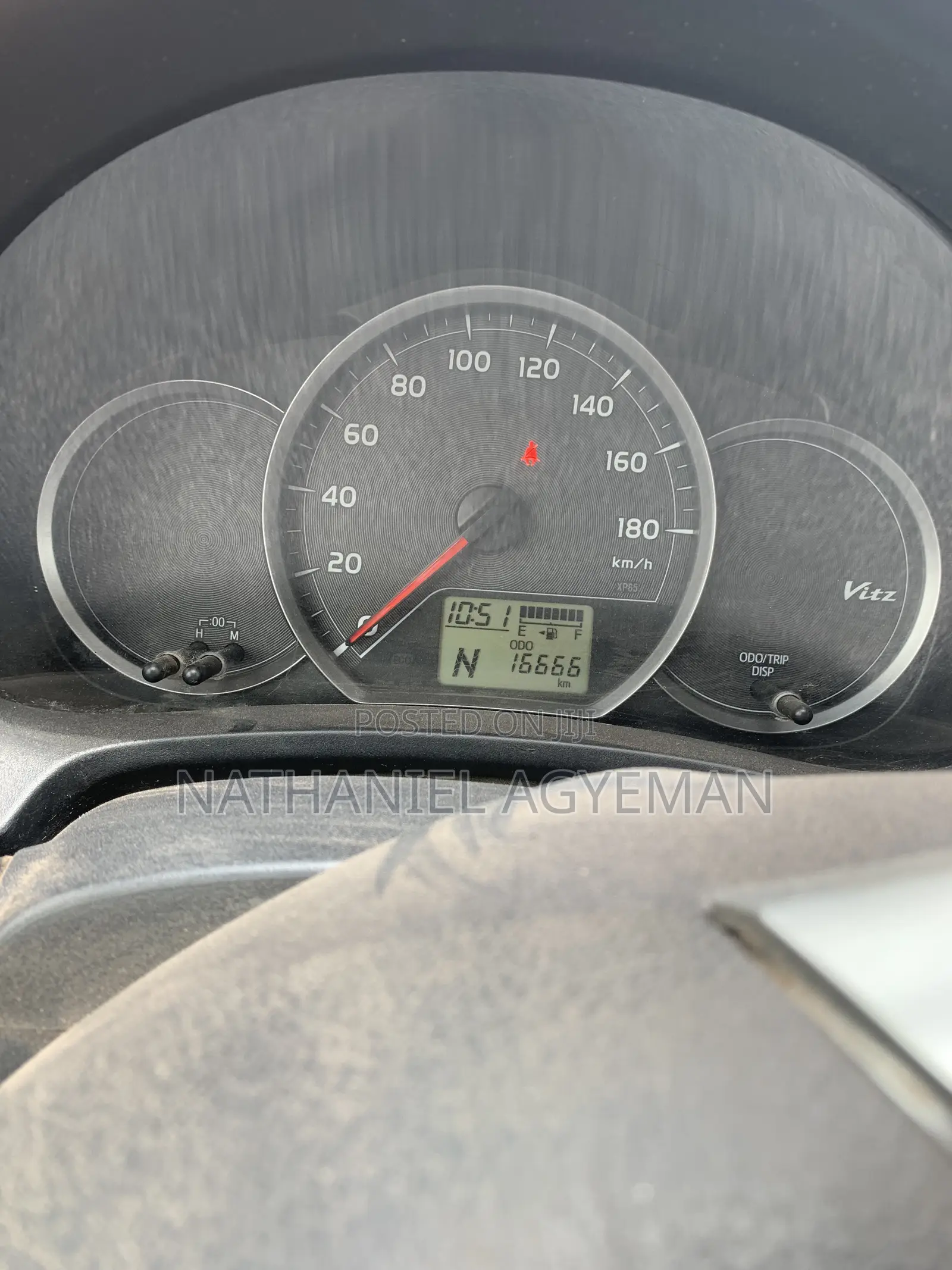 Toyota Vitz 1.0 FWD 3dr 2012 Silver