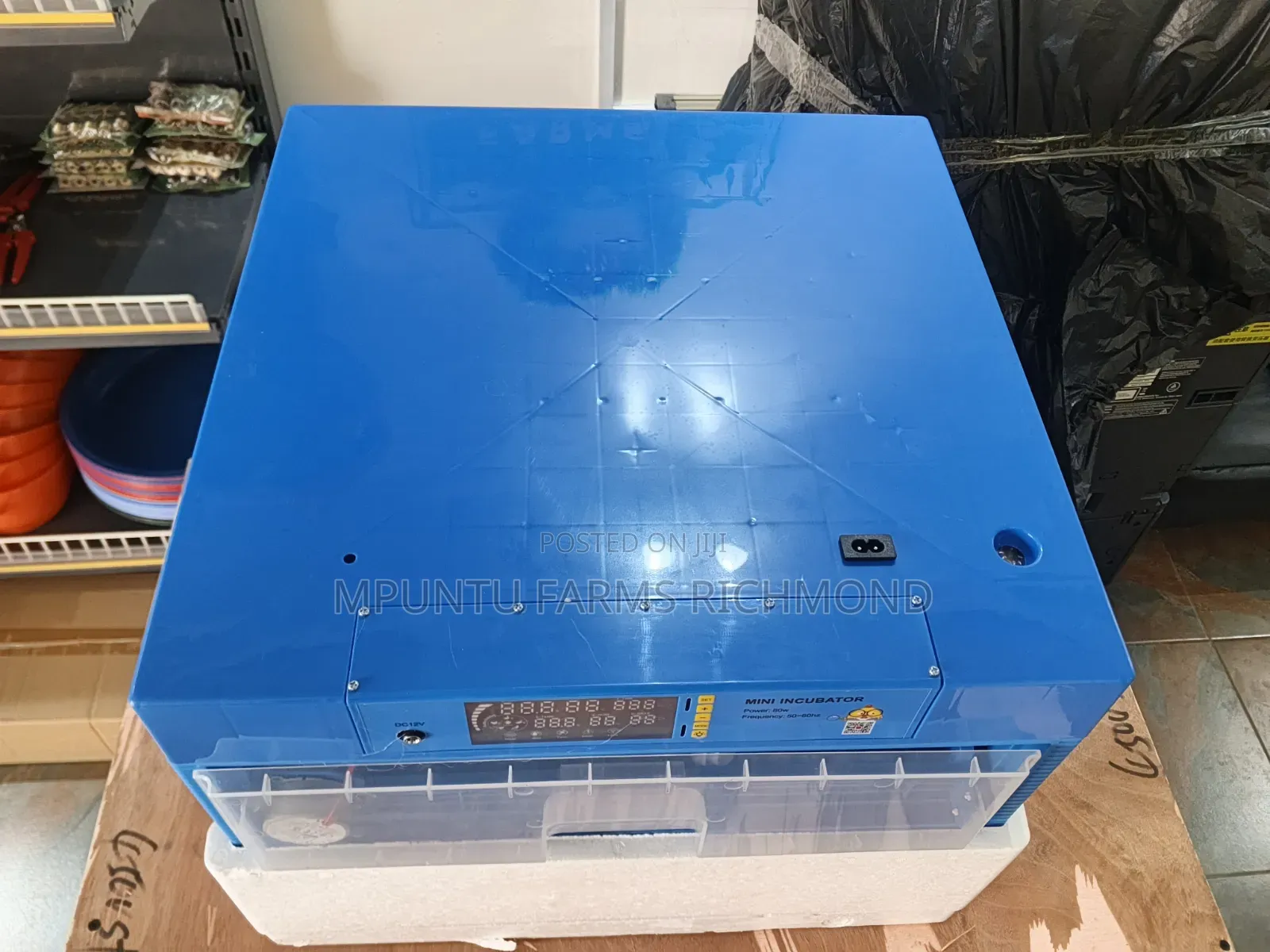Incubator (140egg Capacity Automatic Incubator)