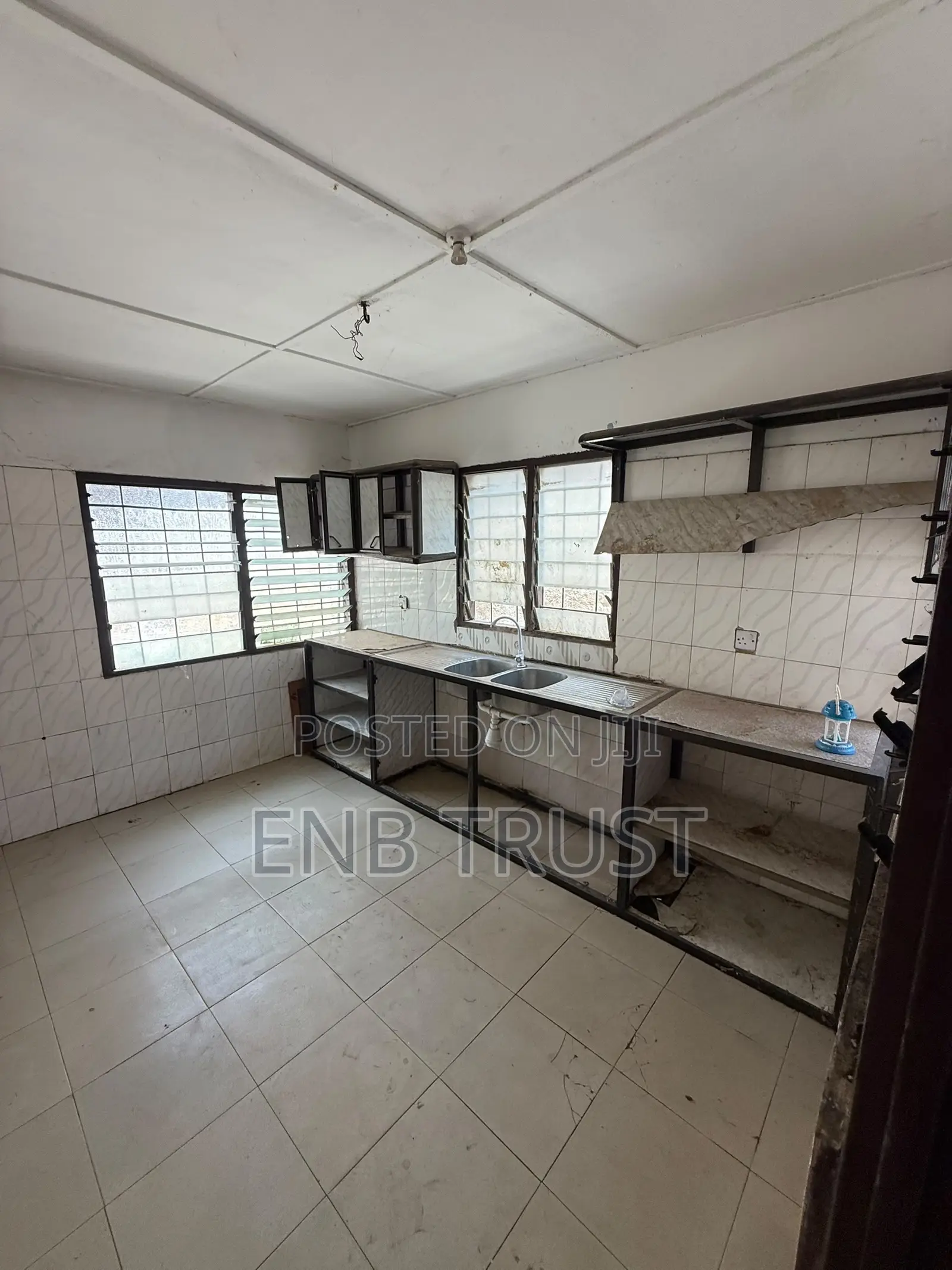 4bdrm House in Racecourse  Junction, Nyanmekye for sale