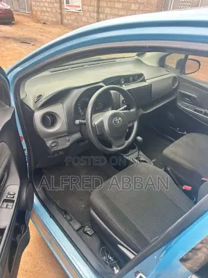 Toyota Vitz 1.0 FWD 3dr 2016 Blue