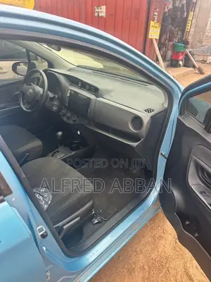 Toyota Vitz 1.0 FWD 3dr 2016 Blue