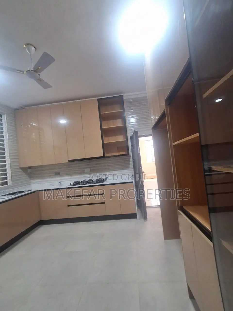 3bdrm Apartment in School Junction for rent