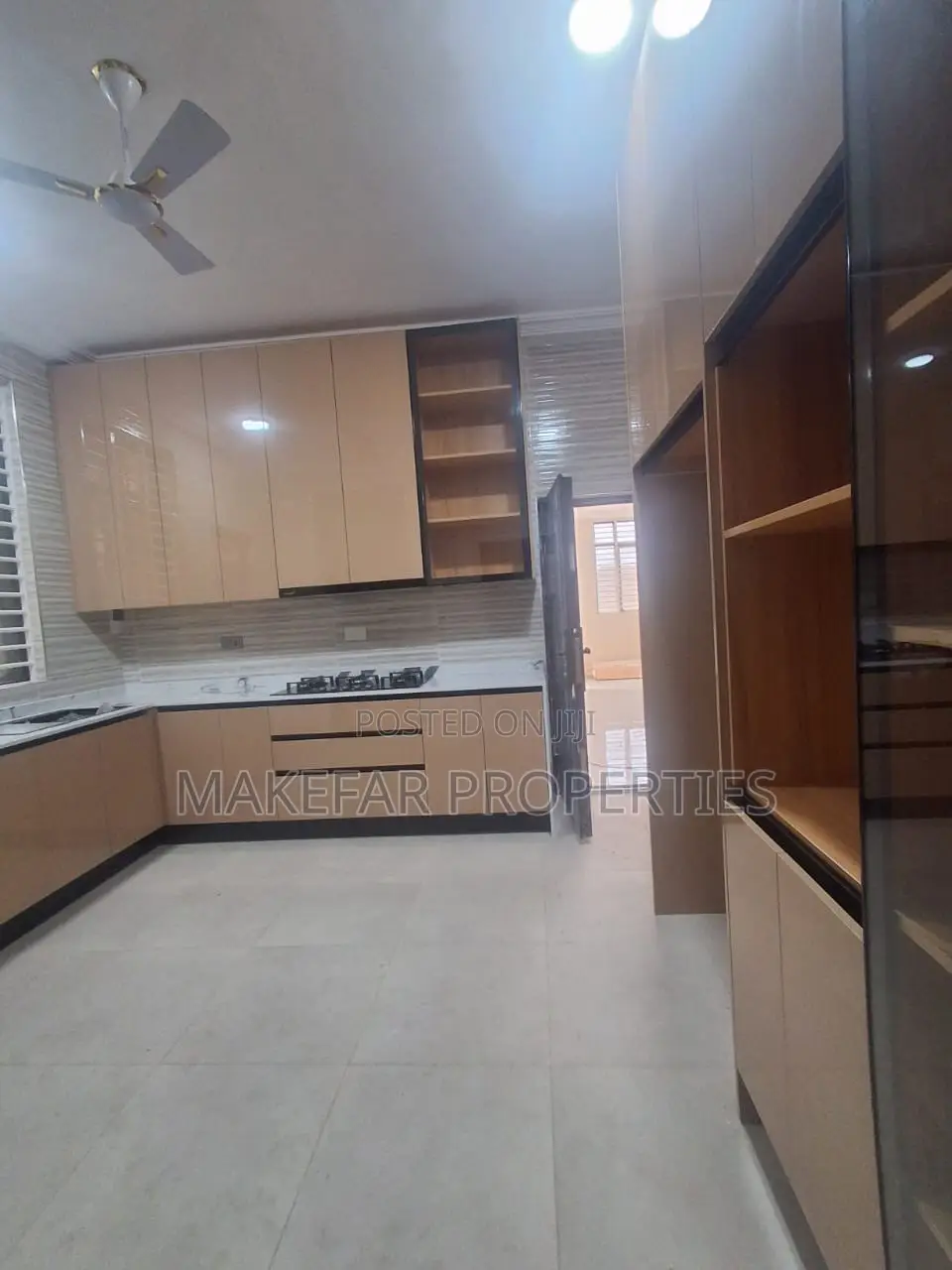 3bdrm Apartment in School Junction for rent